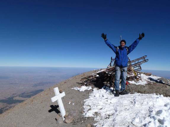 A mais de 5.600 metros de altitude, no cume da maior montanha mexicana, o Pico Orizaba